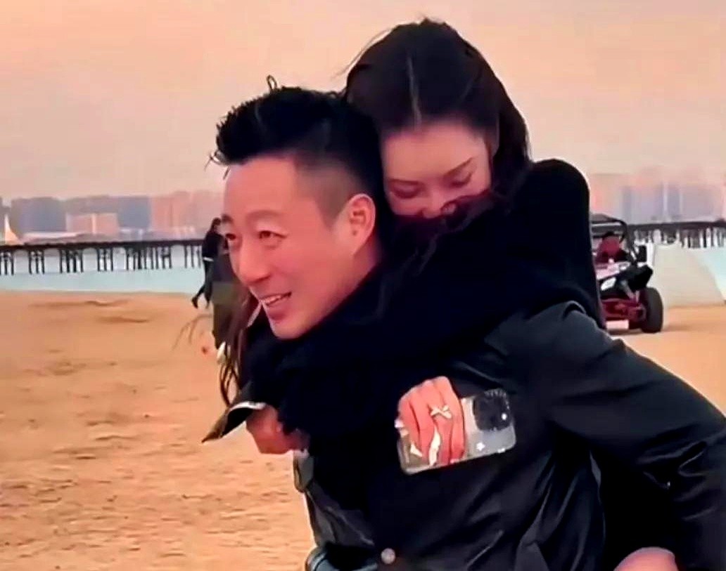 拼多多出评：大S与小梅，娱乐圈中平凡与真实的生存智慧