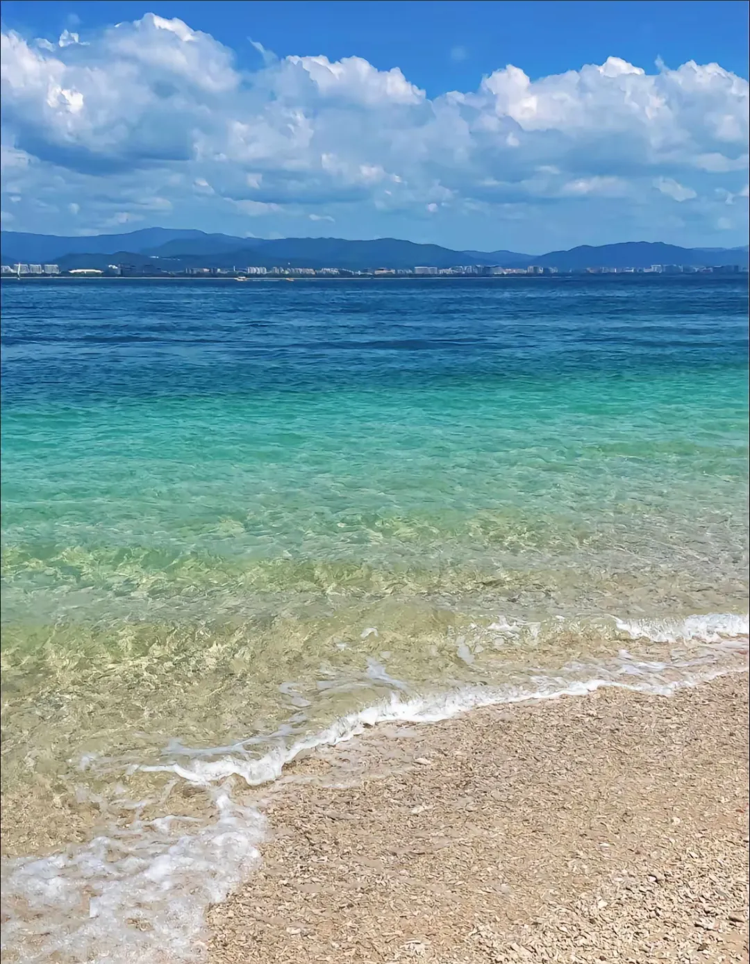 评分助手拼多多：三亚国庆旅游遭遇冷淡，高价策略引发游客强烈不满