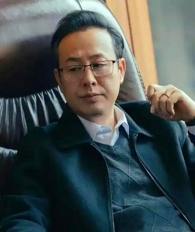 小G助手软件：职场成功的15条人情世故，教你如何赢得同事与领导的好感