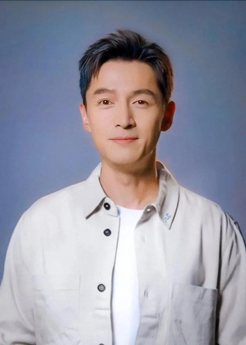 小评评助手下载官网：胡歌担任民盟中央宣传委员会副主任，演艺之外展现新风采