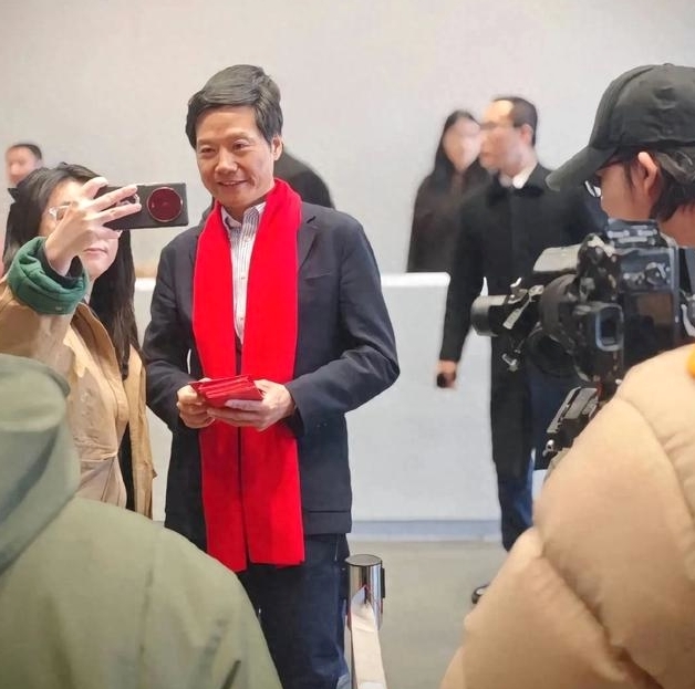 多多助手：小米开工红包大放送，雷军亲自派发蛇年纪念钞！