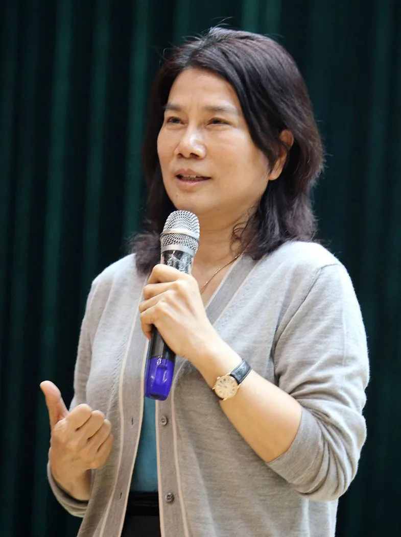 权重助手：董明珠的商业决策，从女强人到争议焦点的转变分析