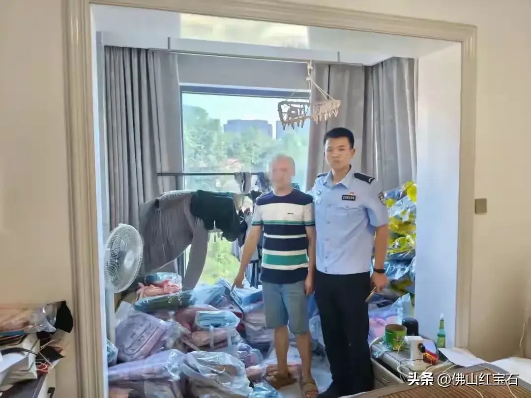 多多精灵：快递员内鬼现身，利用职务便利盗窃书包，引发法律追责！