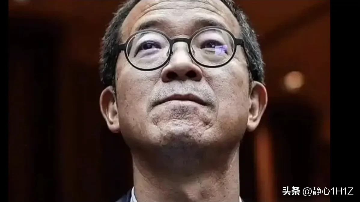 易评助手拼多多：董宇辉与俞敏洪，从职场竞争到直播合作的成长之路