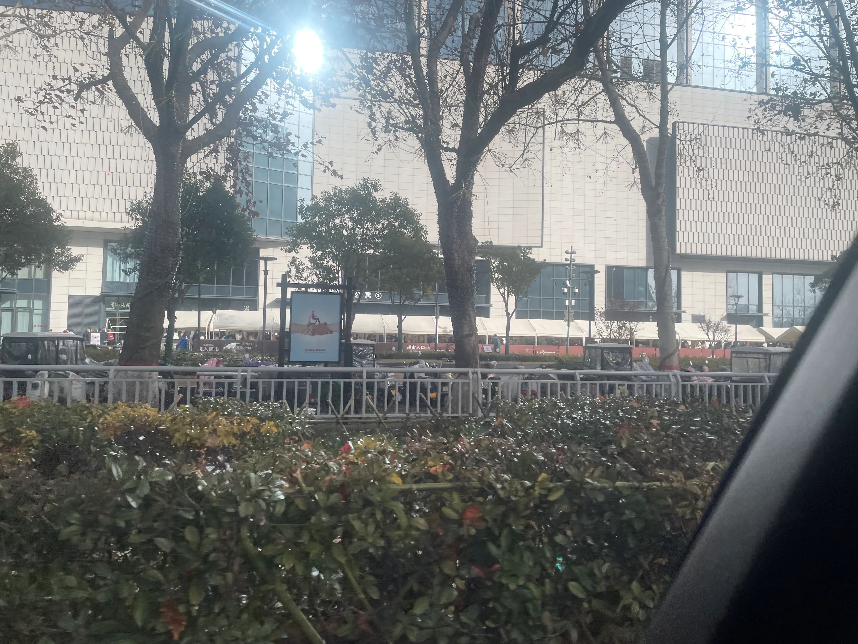 超单助手：胖东来，反内卷零售模式的成功之道与商业哲学解析