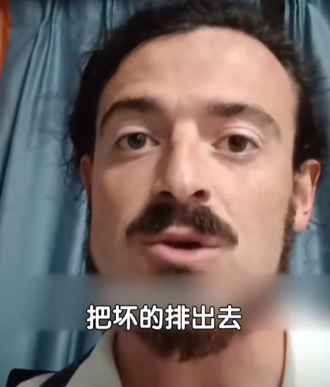 易评助手软件下载：在华美国人警告，抵制低俗文化，共同保护中国网络环境！