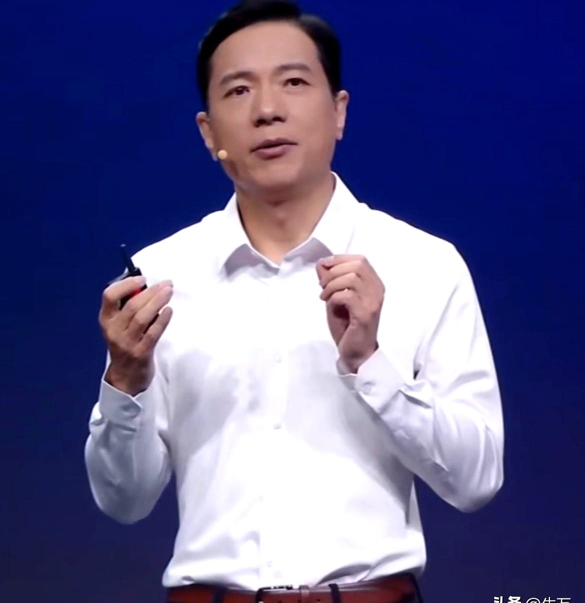 快火助手出评软件：李彦宏批评DeepSeek，AI工具反应慢且价格高，用户不满！