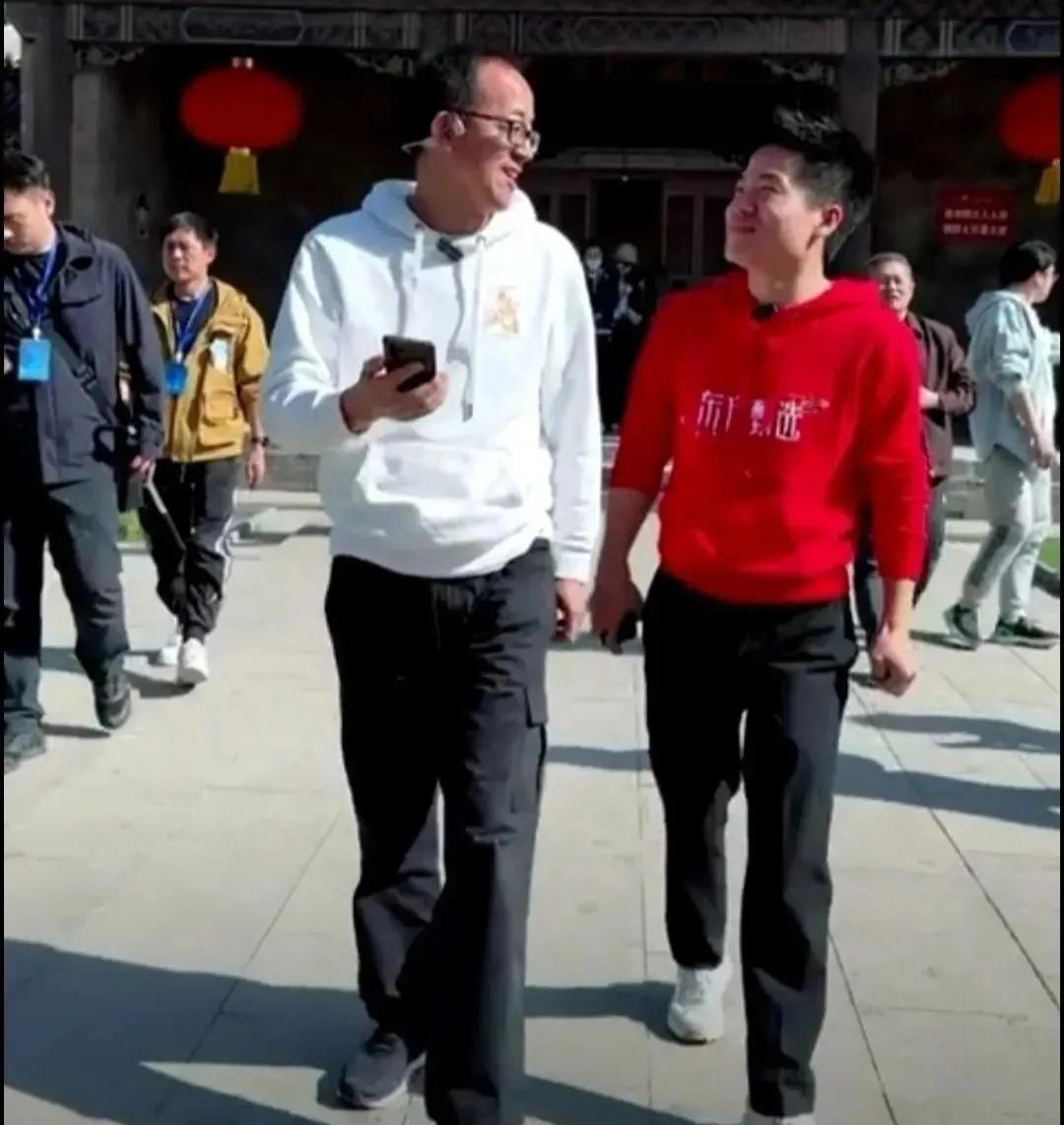 多多留评工具：李国庆与俞敏洪的对话，武侠哲学中的义气与责任心