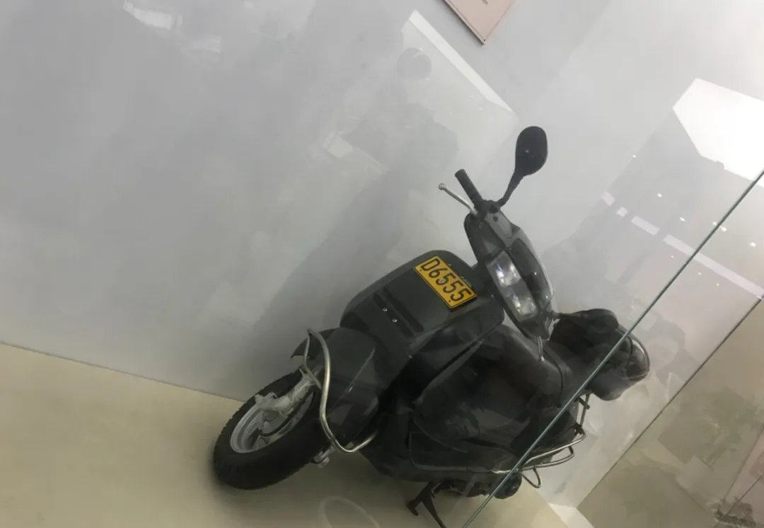 易评助手：从拖拉机手到百亿女企业家，陈爱莲的励志传奇与豪车座驾展示