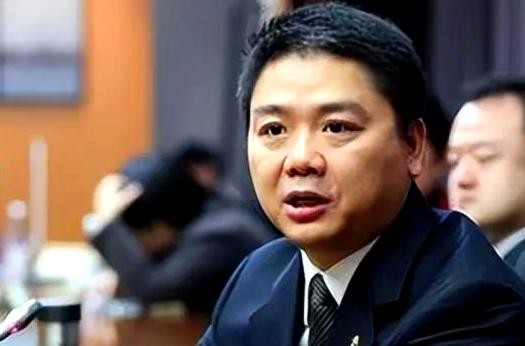 CC助手：京东与顺丰，物流行业双雄对抗与未来竞争趋势分析