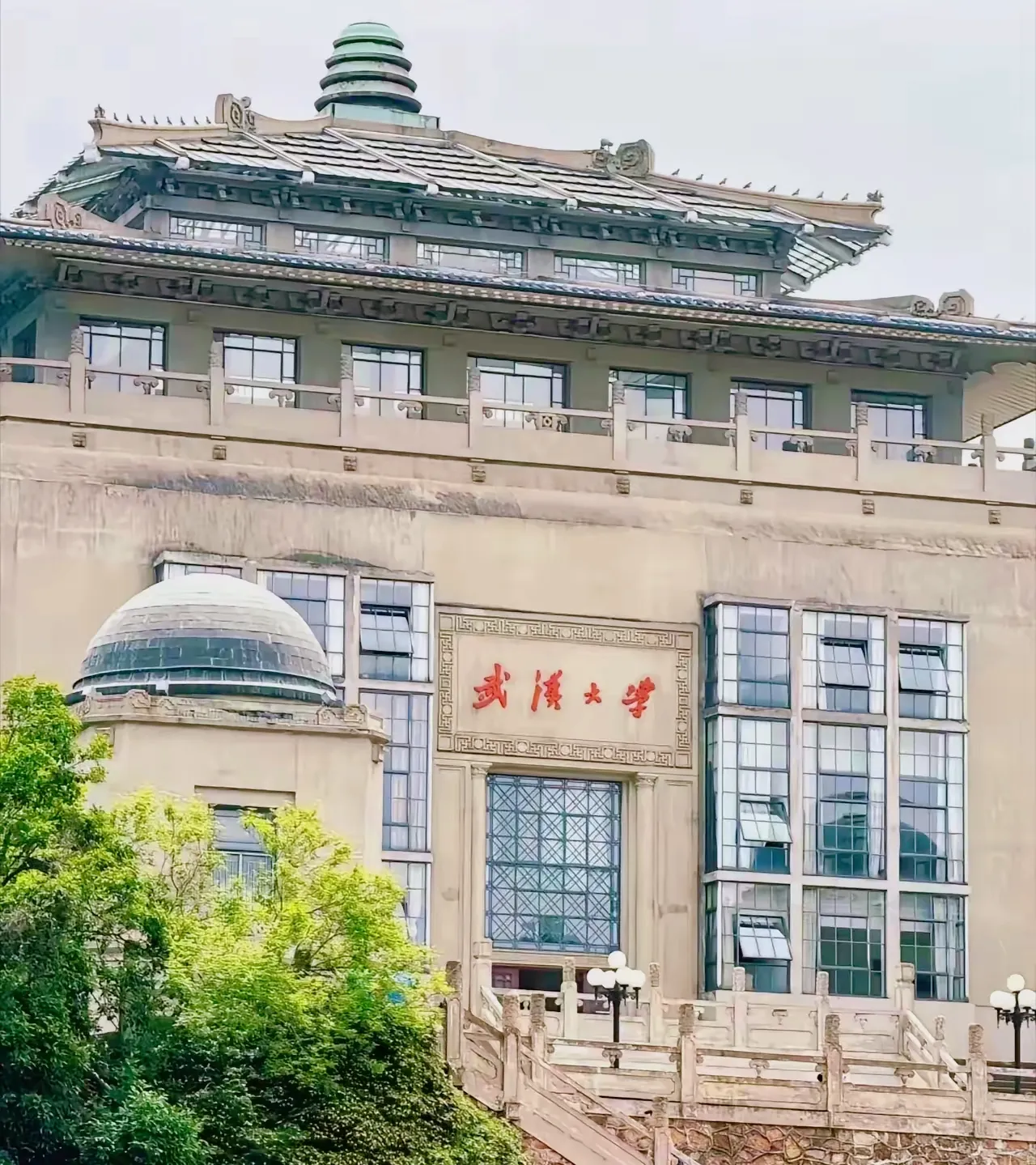 小G助手：何教授视频发声引争议，武汉大学处分事件背后的学术与权威之辩
