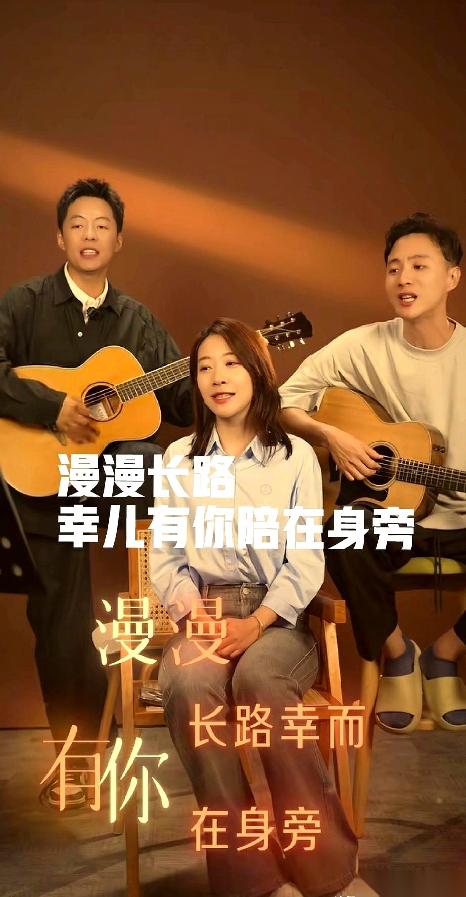 多多出评工具官网：在生活的平凡中找到力量，成年人坚韧不拔的真实写照