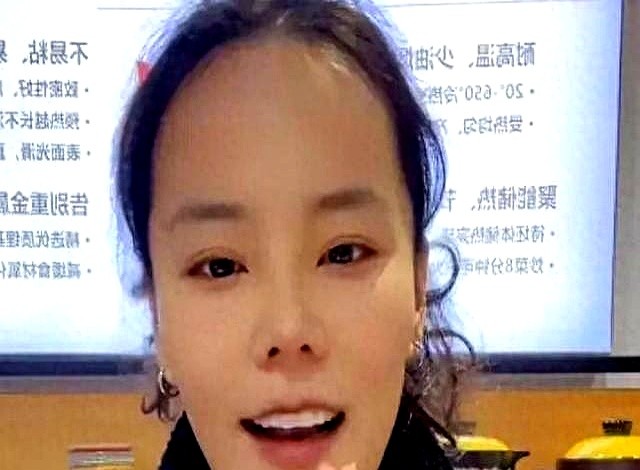小J助手：熊磊直播间火爆，婆媳关系与带货技巧引网友热议