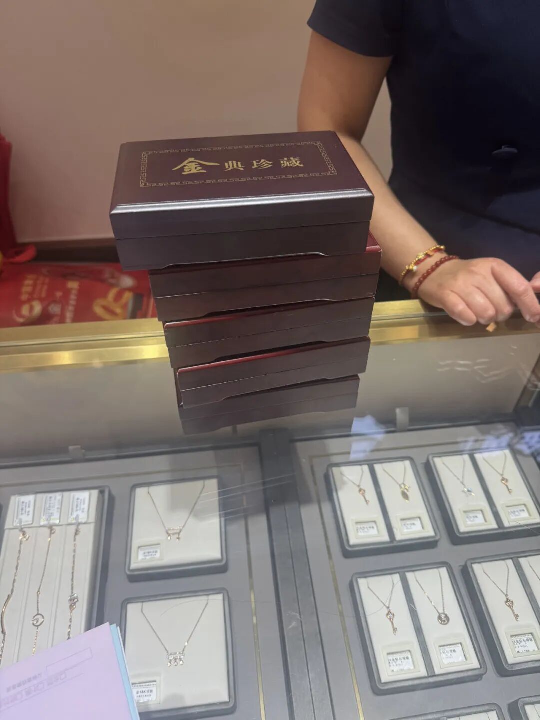 小Q助手：警惕新型洗钱骗局，诈骗分子如何通过虚拟交易套现？