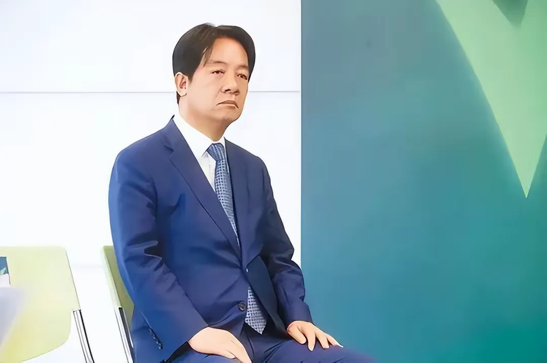 领航助手：台湾民调最新变化，绿营面临全面溃败，蓝白支持率上升分析
