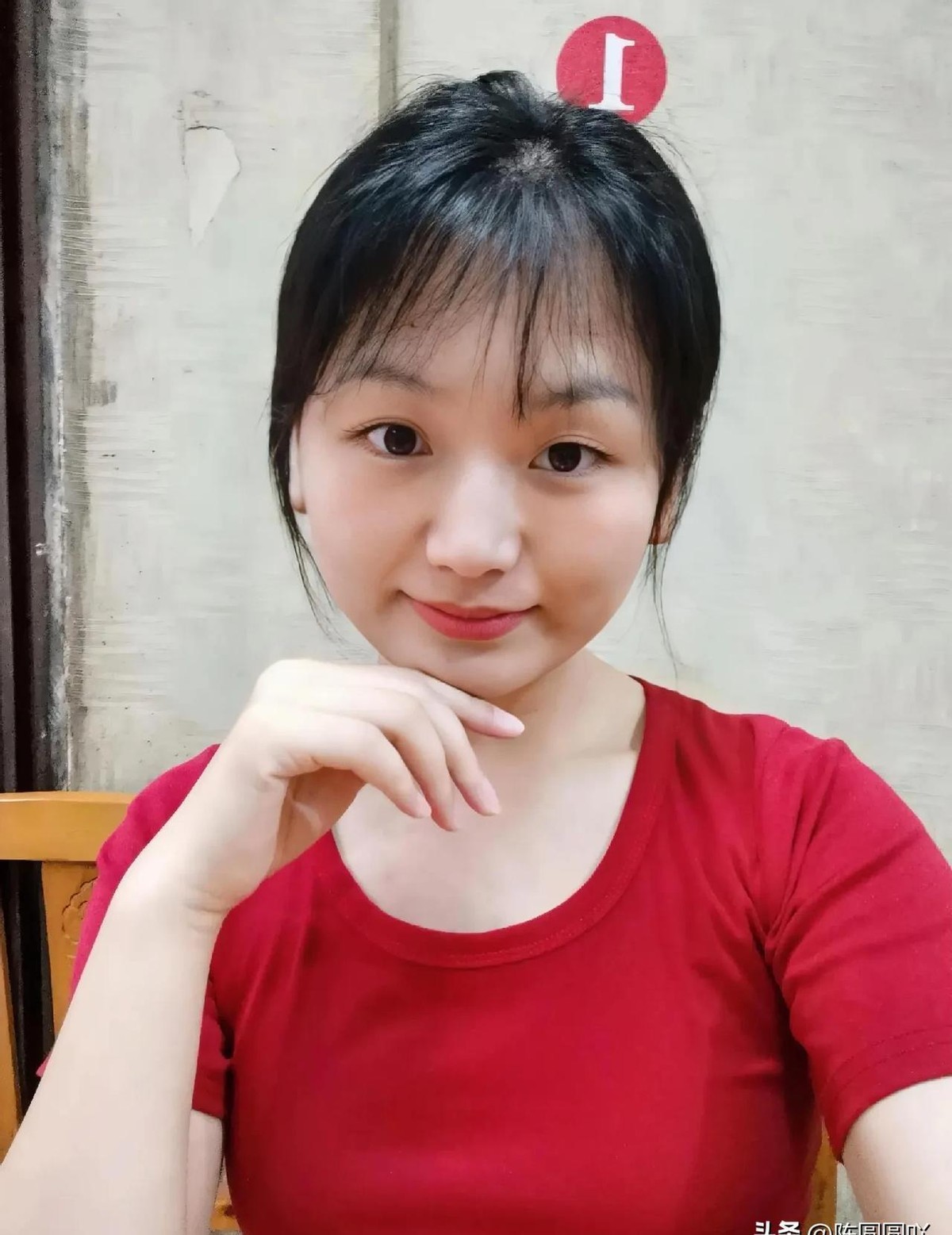 超单助手：都市人逃离996，在峨眉山享受半月工资换自由生活的故事
