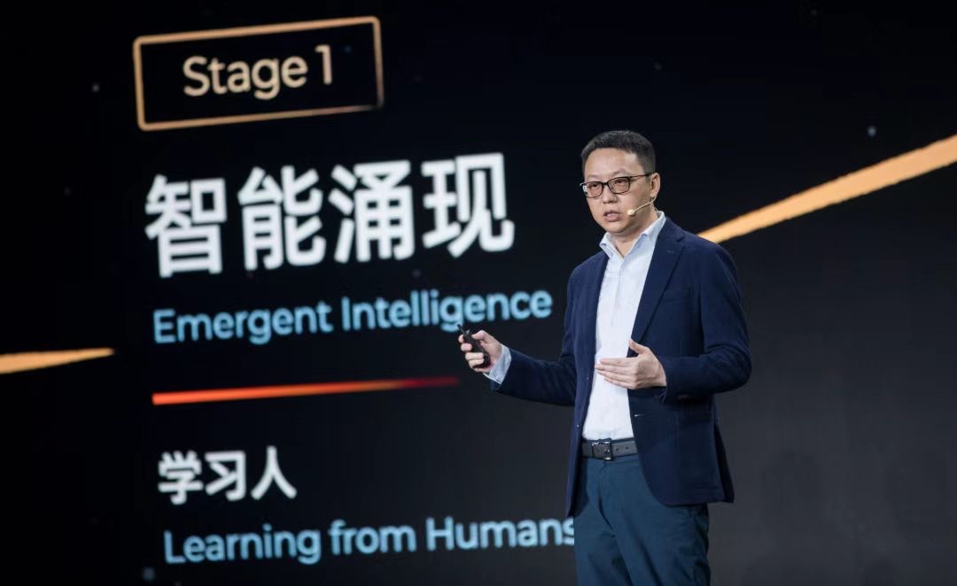 小评评助手：阿里巴巴两年蜕变，AI与电商战略推动强劲增长