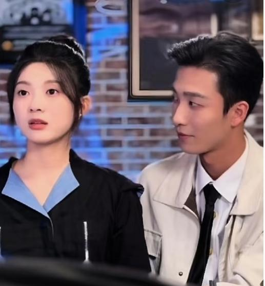 乐拼助手：彭瑶姚冠宇，从邻家姐姐到靠谱哥们，他们是如何吸引观众的？