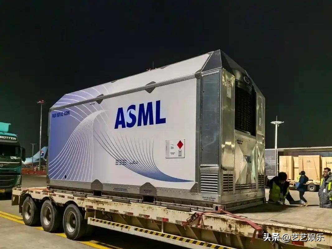 小G助手软件下载：ASML CEO称中国半导体落后10至15年，技术差距引发热议与反思