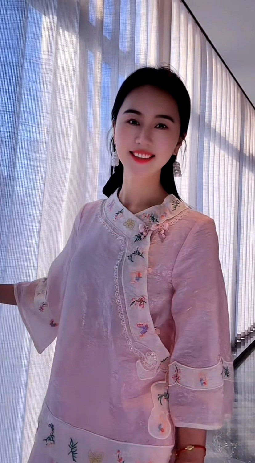 易单助手：相宜与婵婵姐妹直播间价格战，谁能捡到惊天大漏？