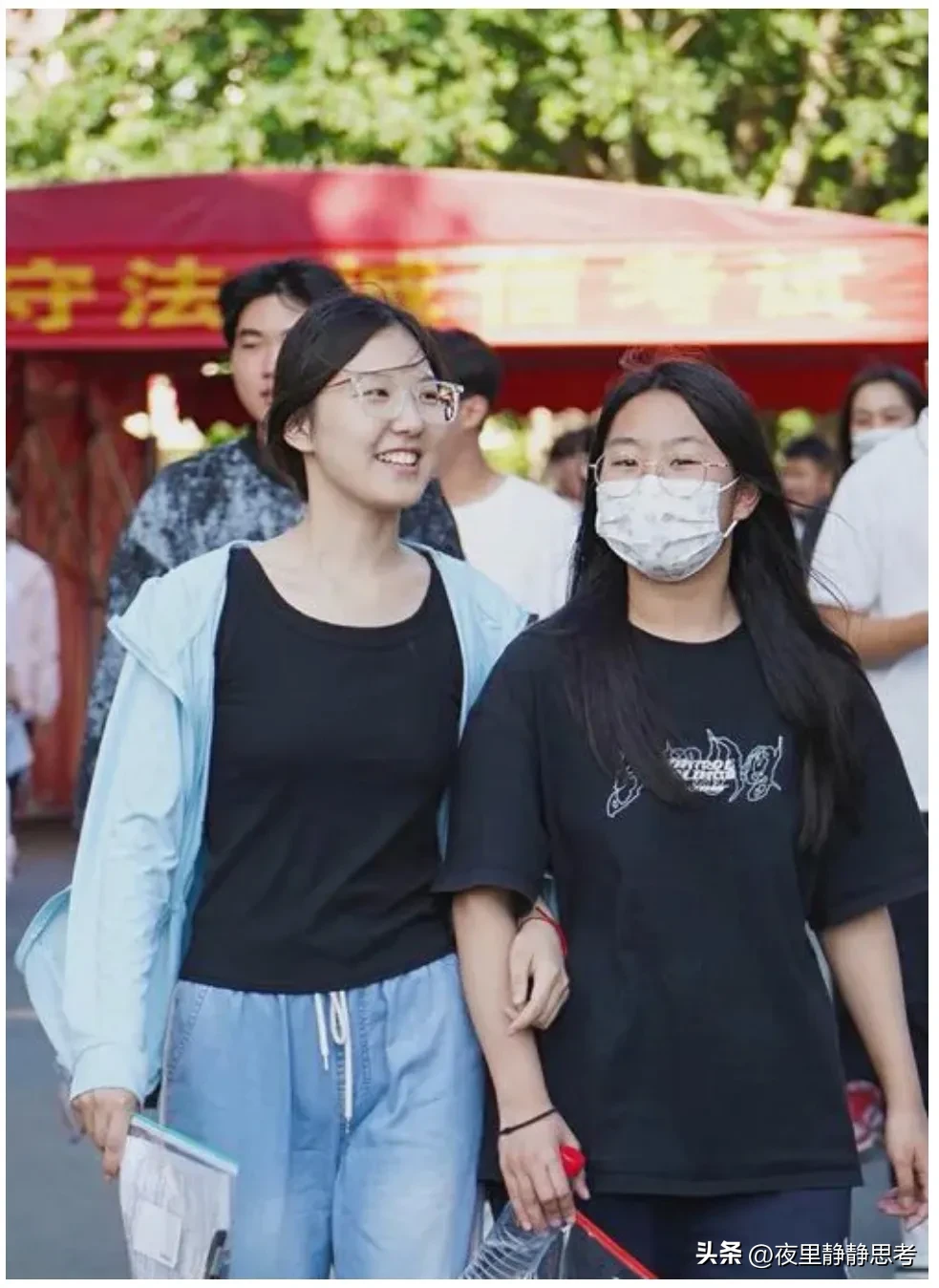 小U助手入口：2025年高考人数首降，背后原因与年轻人选择的变化分析