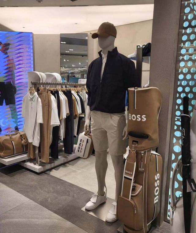 星云助手靠谱吗：告别品牌迷信，如何通过优质服装提升职场形象与自信