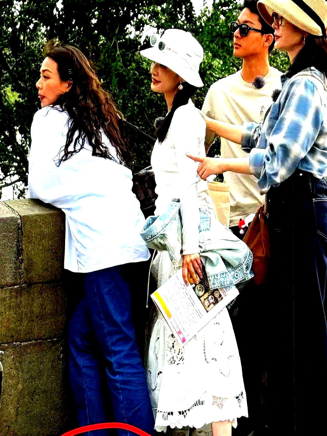 超评助手软件：Salomon XT-6限量鞋为何成奢侈品？社媒与功能结合的成功策略解析