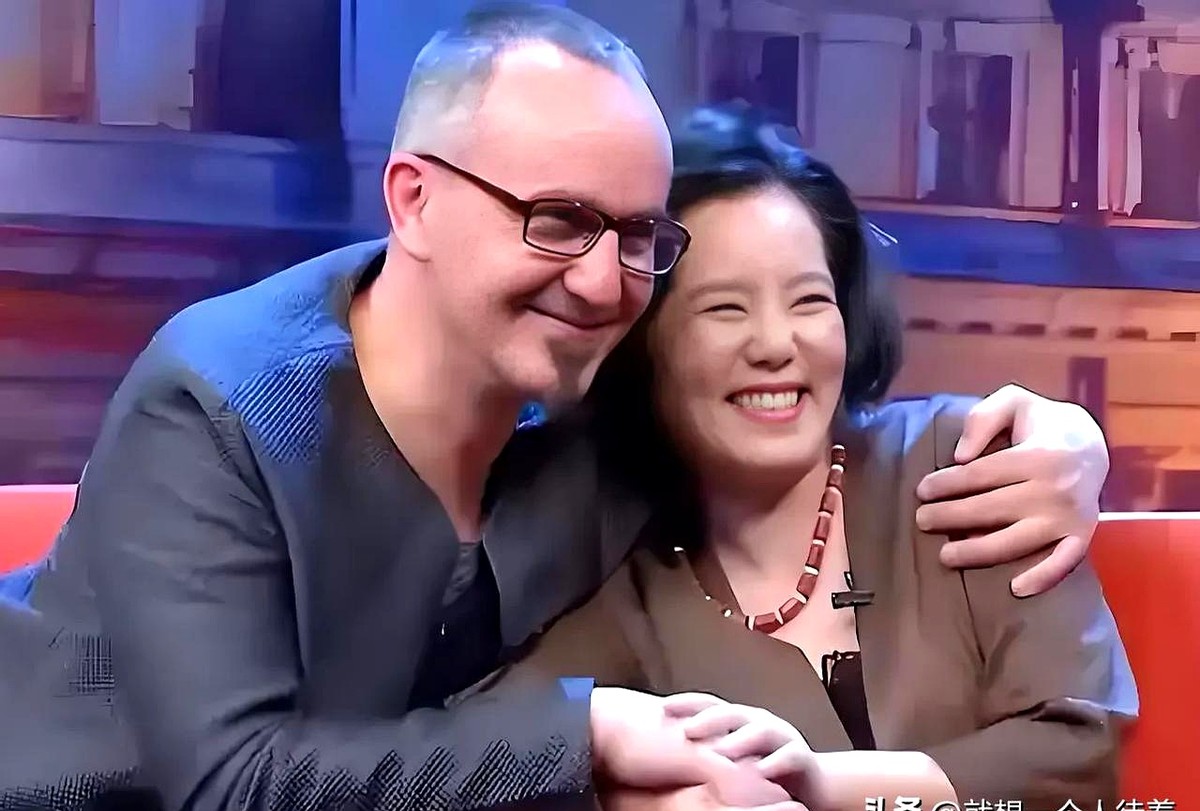 电销掌柜怎么用：龚琳娜与老罗离婚，她的音乐未来将何去何从？