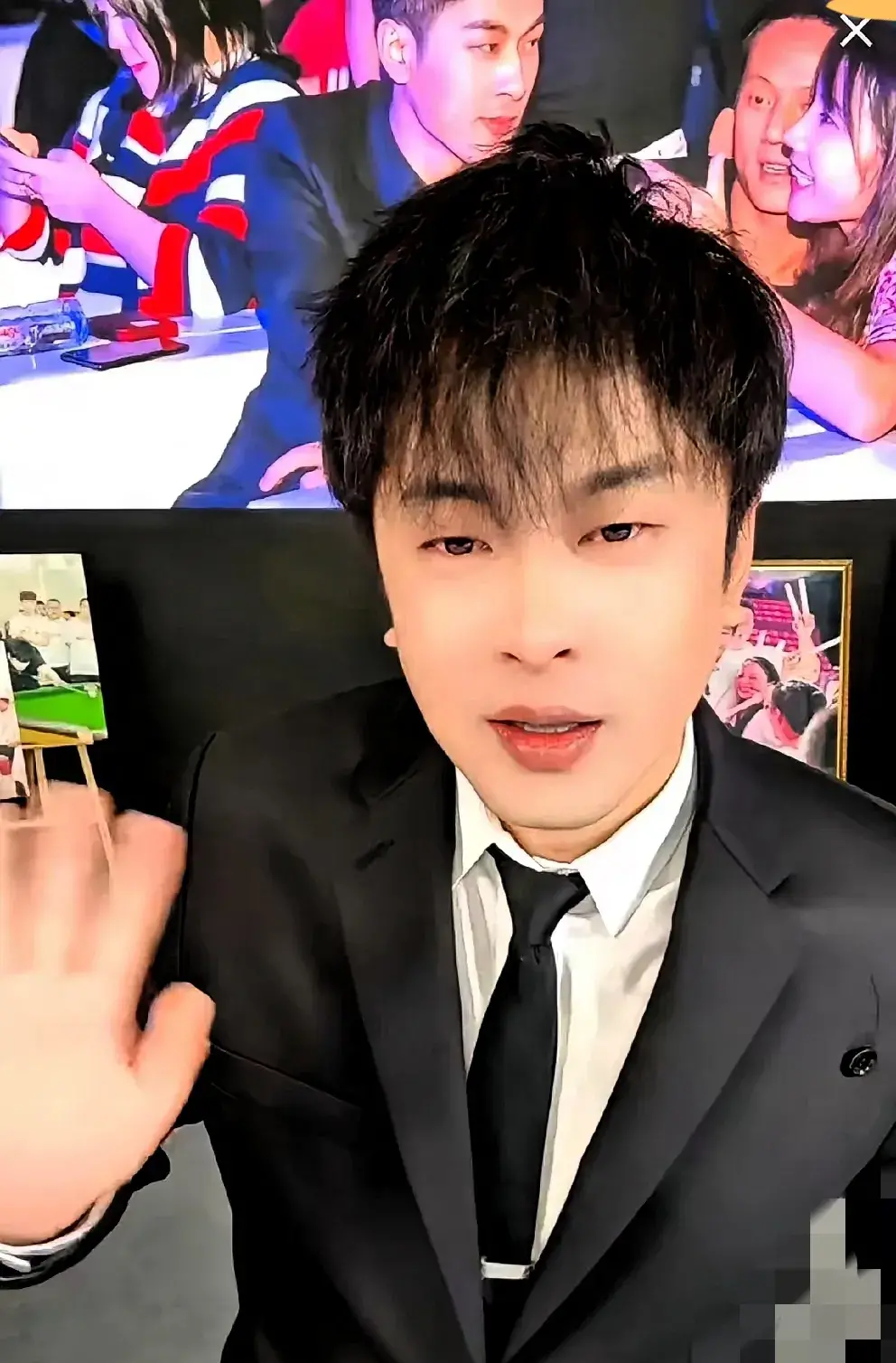 Y助手：辛巴退网背后的操盘智慧与直播带货行业的稳定运营新策略