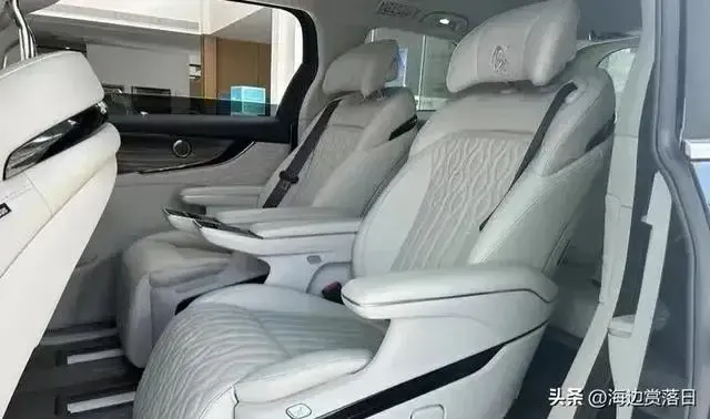 多多留评工具：东风星海V9，家庭出行的高端新能源MPV，享受奢华与品质的完美结合