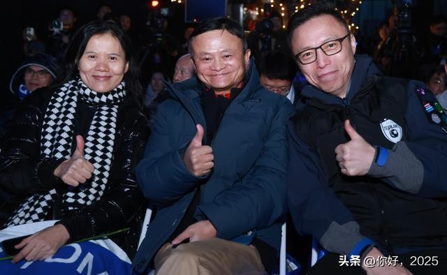 神龙助手：马云刘强东马化腾新年布局，AI成大佬们的新战场与挑战
