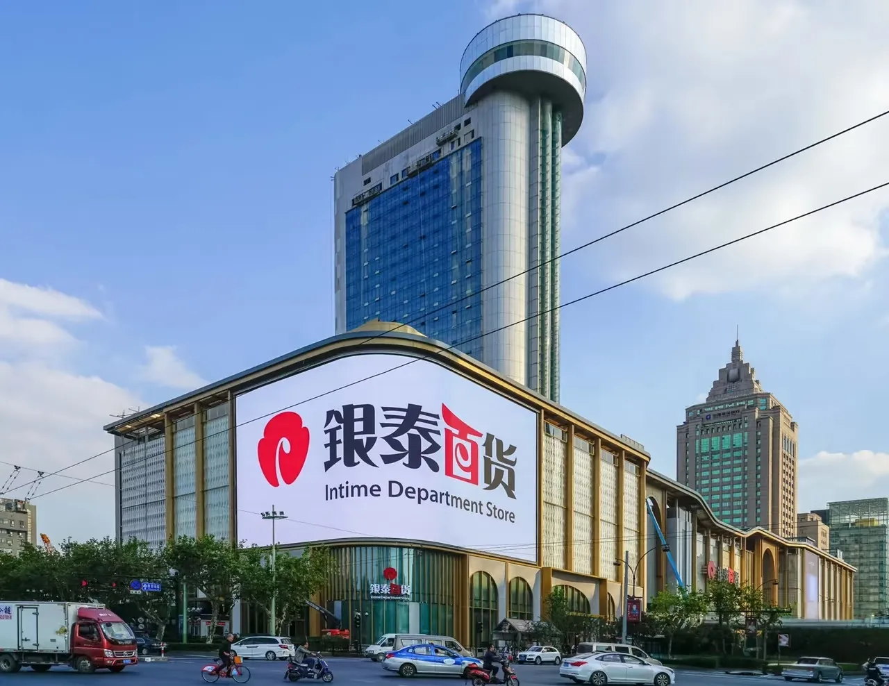 小评评助手出评软件：雅戈尔品牌崛起，从服装到地产投资的成功转型之路