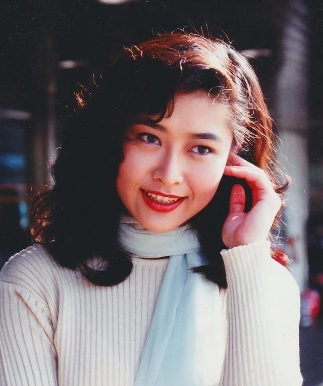 评分助手：叶玉卿，从平凡到传奇的香港三级片女星崛起之路