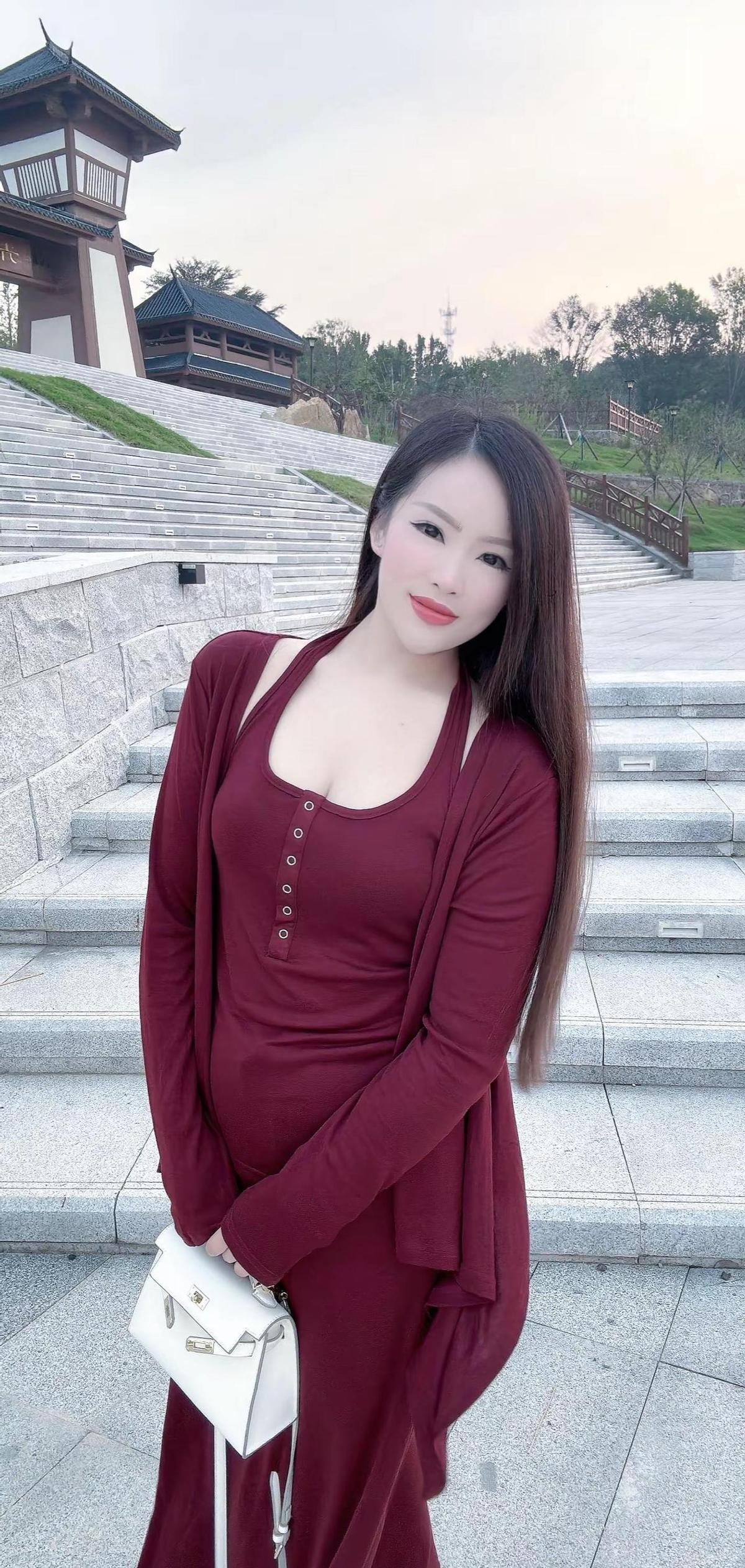 易评助手教程:女孩们的自我接纳,从瘦身到舒适的新审美趋势 易评助手教程:女孩们的自我接纳,从瘦身到舒适的新审美趋势