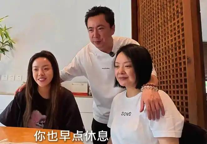 多多助手：王晓蓉，从豪门太太到直播电商女老板，情绪营销引发80万粉丝关注