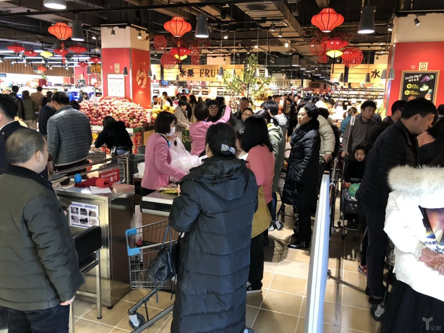 小Q助手最新版本：胖东来，打造温情零售乌托邦，客户与员工双向关怀的成功之道