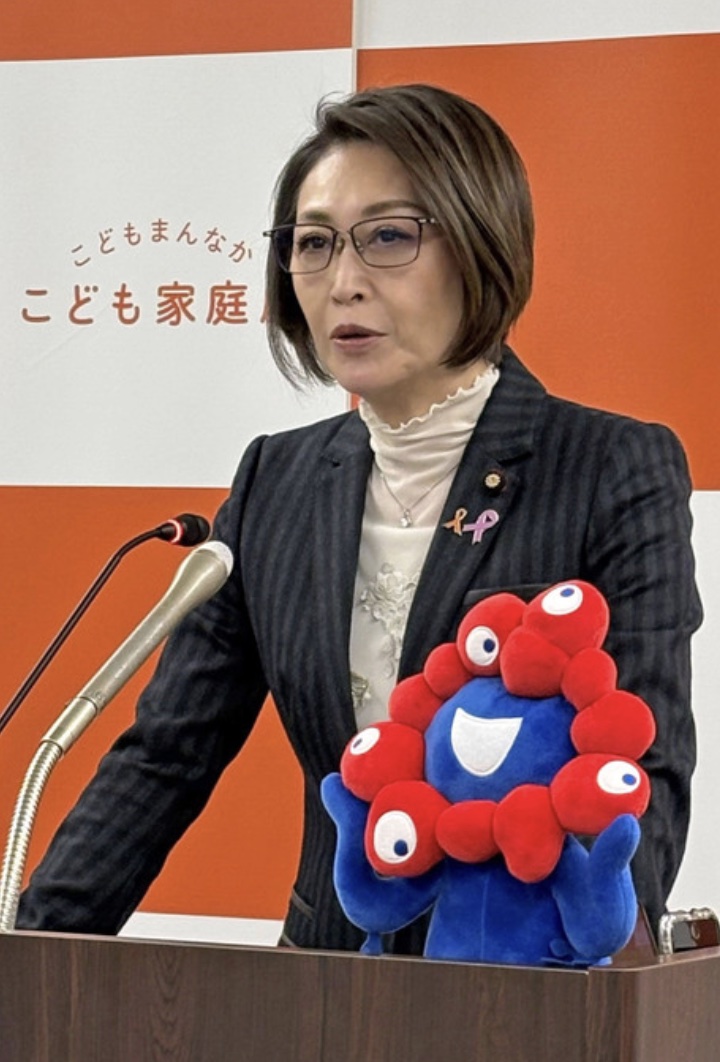 权重大师:三原顺子批评高市早苗重用亲信,舆论反响激烈引发争议 权重大师:三原顺子批评高市早苗重用亲信,舆论反响激烈引发争议