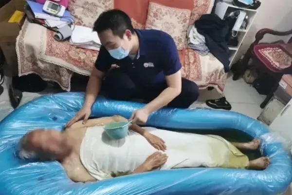 上评助手：如何利用精准服务和社群营销实现百万收益，新兴商业模式解析