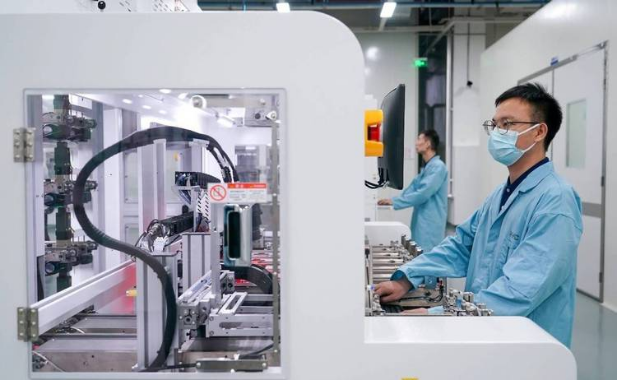 51助手官网：中国购光刻机背后的深层科技布局与半导体产业战略分析