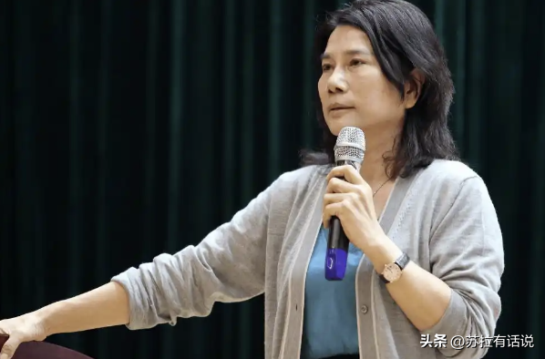 魅力狗：董明珠直言雷军，格力如何应对小米汽车市场压力？