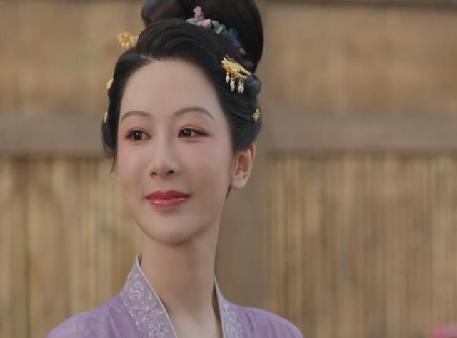 多成团助手：杨紫新剧《繁花似锦》，职场斗争与人性博弈的精彩揭秘