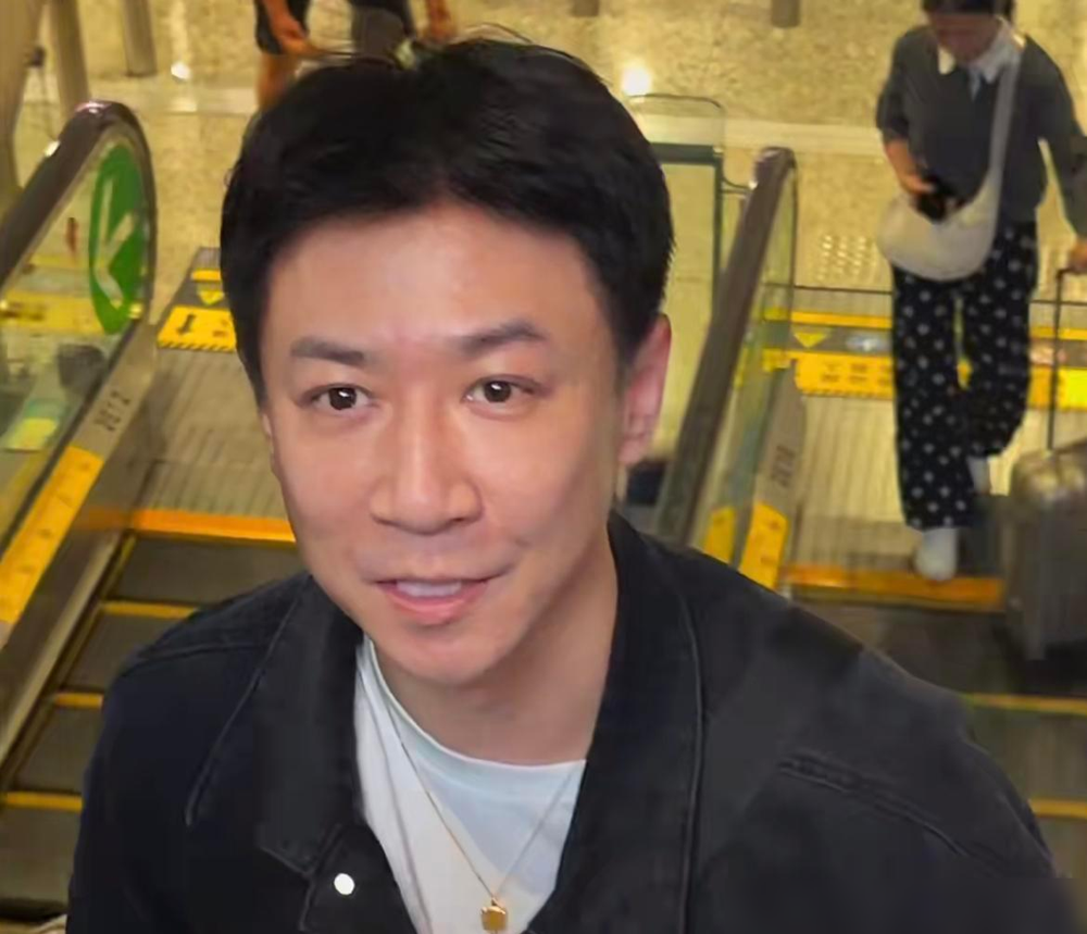 超评助手小号：黑红经济，从嘲讽到变现，张维伊的逆袭之路