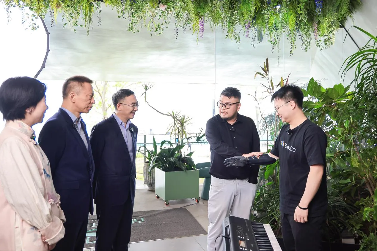 乐刷助手教程：折腾精神，朱江明与张朝阳的跨界创业成功之道