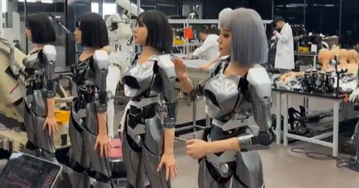 易出评：2024年AI情趣用品崛起，智能伴侣市场如何颠覆爱情观？