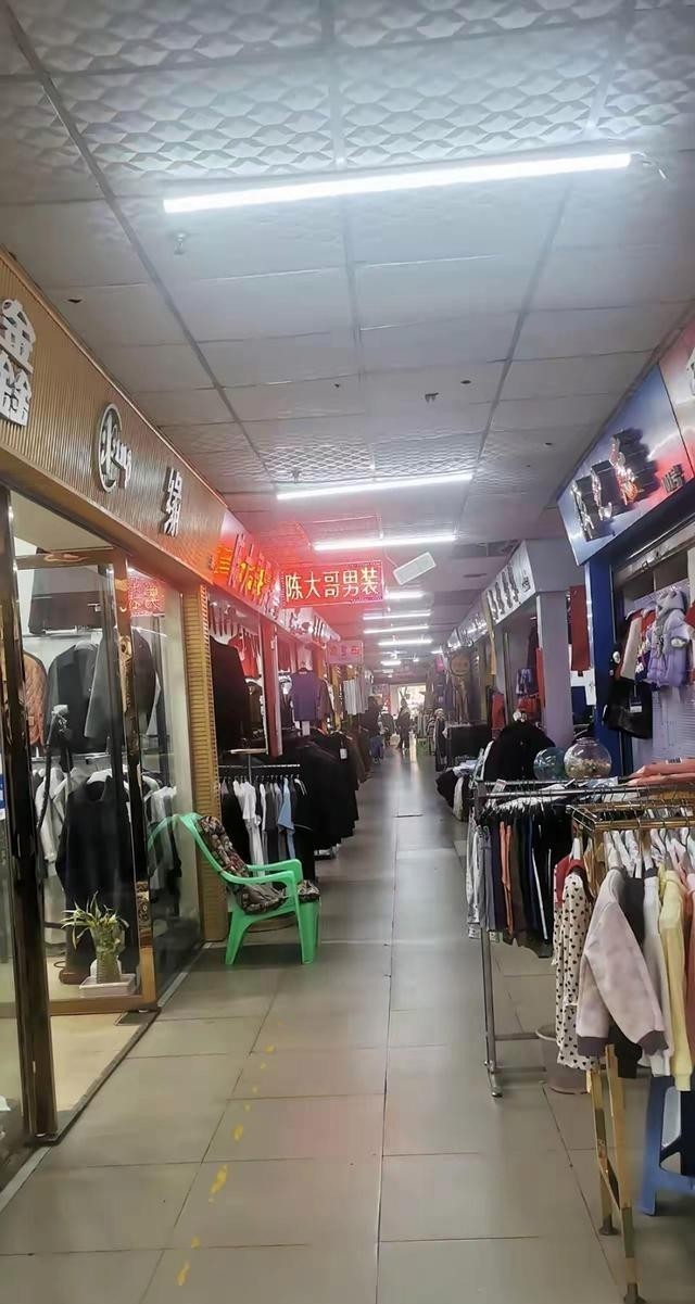 易评助手下载安装：电商如何在中国取代实体店？价格与时间的双重影响分析
