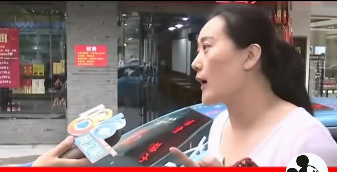 易出评出评软件：自助餐打包争议，杭州女子为何与店家冲突引发热议？