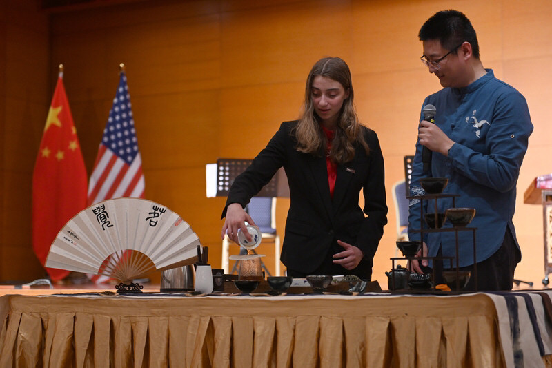 快火助手邀请码：中美贸易战中的中国优势，如何利用美元促进经济增长