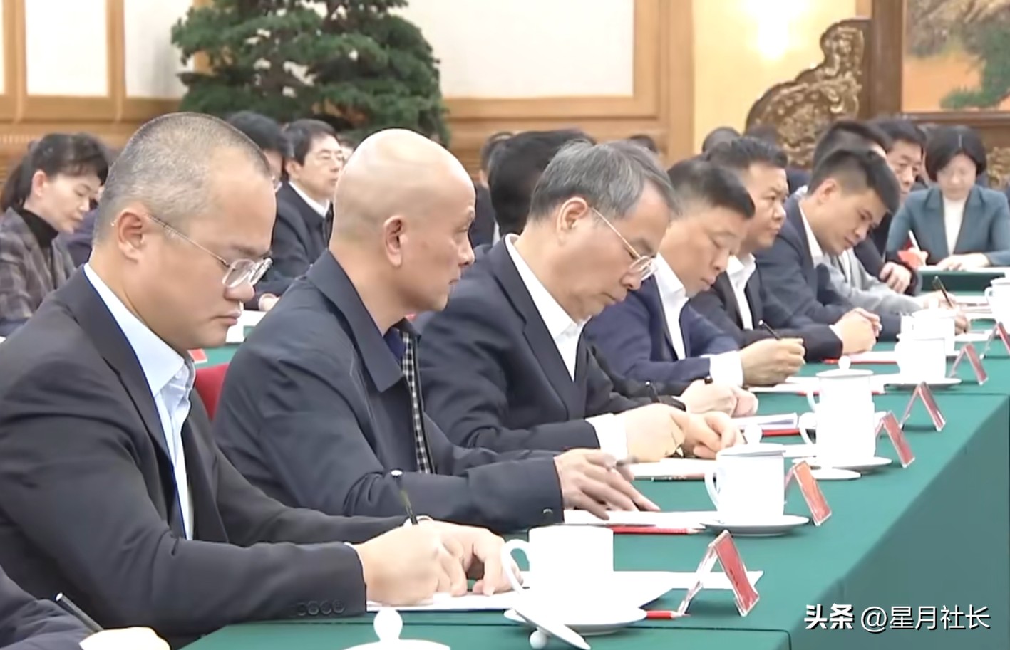 领航助手：民营企业座谈会，长三角新兴力量崛起与慈善捐款热潮分析