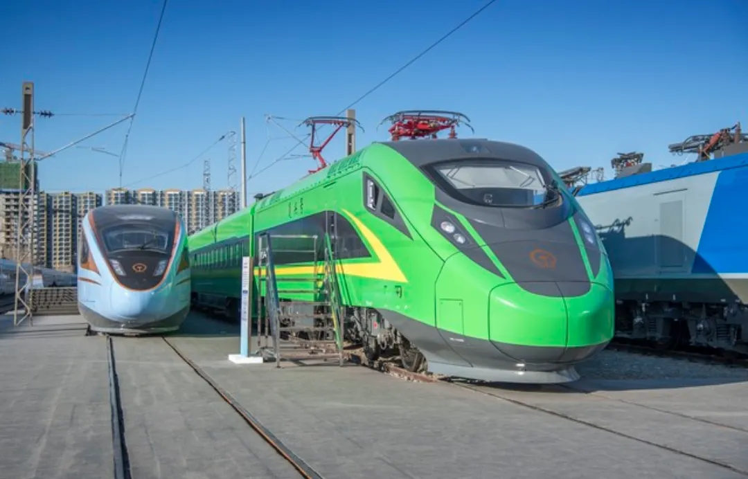 语音助手拼多多：中国中车2025年大订单汇总，国际项目与创新机车合同解析