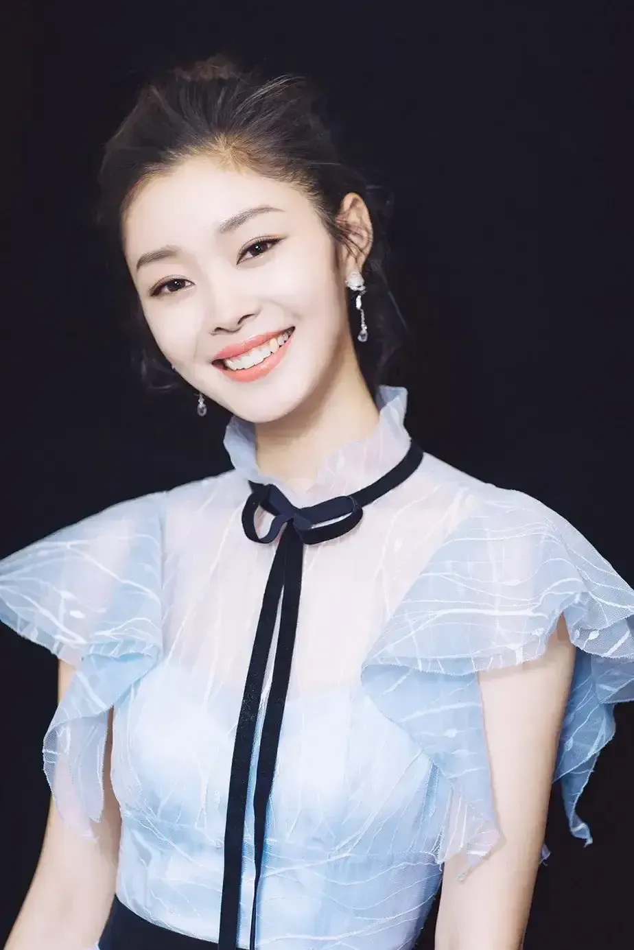 茄子助手：如何在社交场合中消除尴尬，轻松与人相处的5个技巧